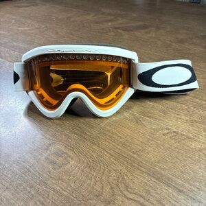 USED Oakley Retro Original Ski Snowboard Goggles White frame Orange Lens 80s 90s